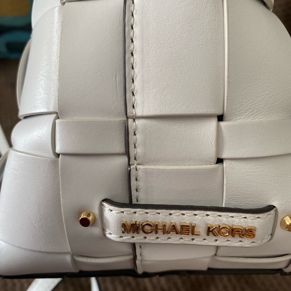 Designer Tote - Picture 3 of 6